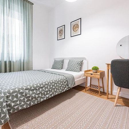 Vertigo One Bedroom Apartment - Free Private Parking-Fast Wi-Fi Novi Sad Dış mekan fotoğraf