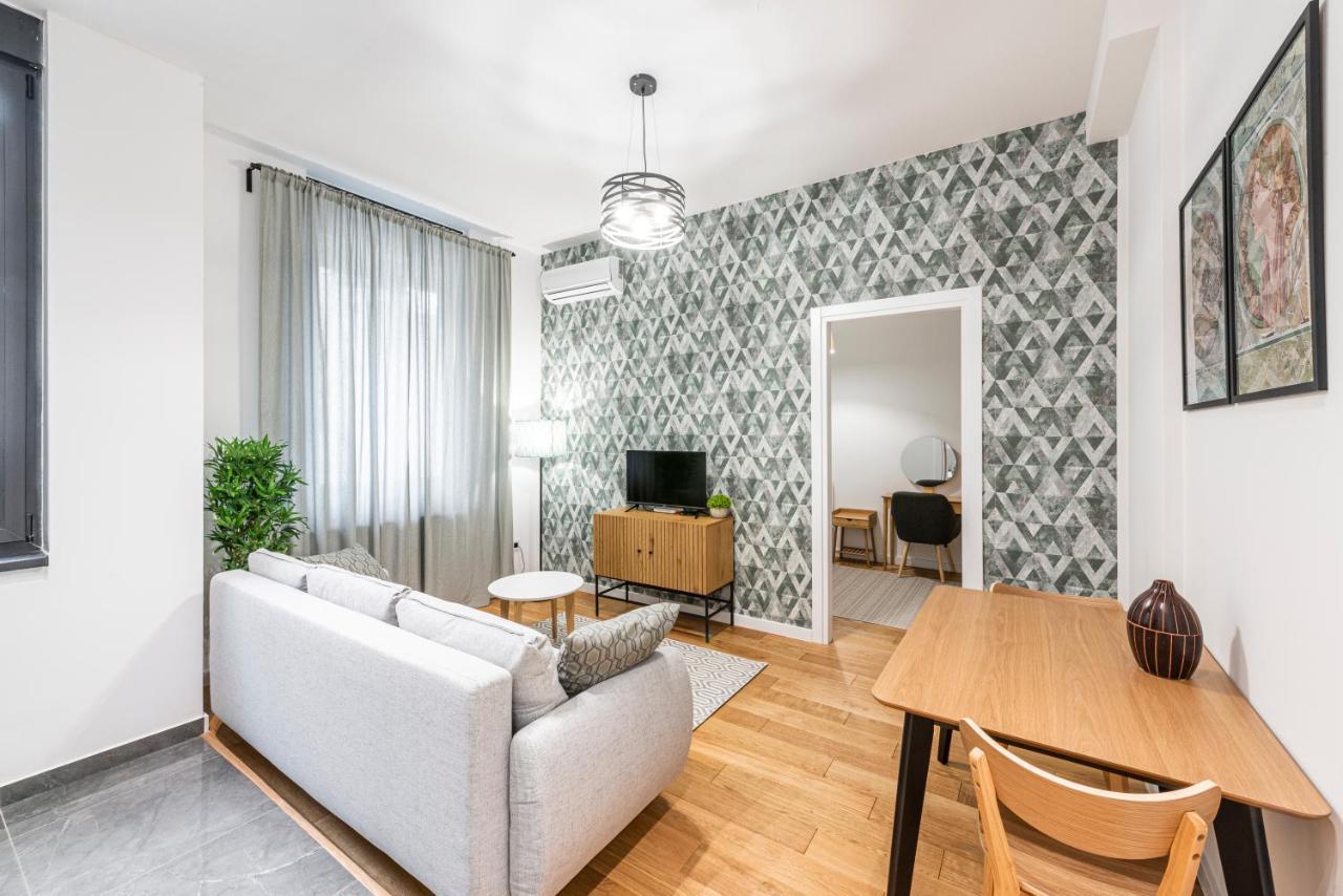 Vertigo One Bedroom Apartment - Free Private Parking-Fast Wi-Fi Novi Sad Dış mekan fotoğraf