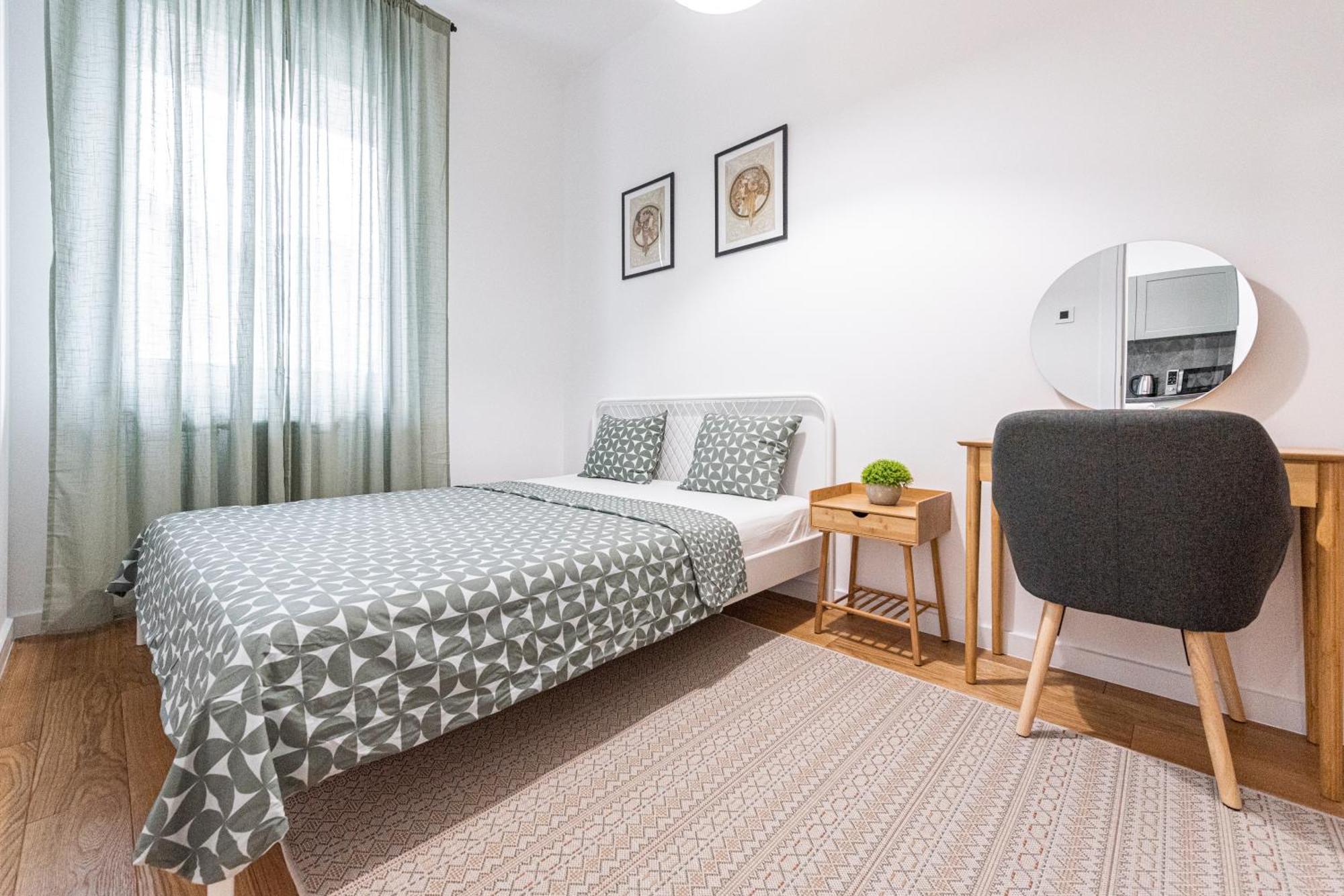 Vertigo One Bedroom Apartment - Free Private Parking-Fast Wi-Fi Novi Sad Dış mekan fotoğraf